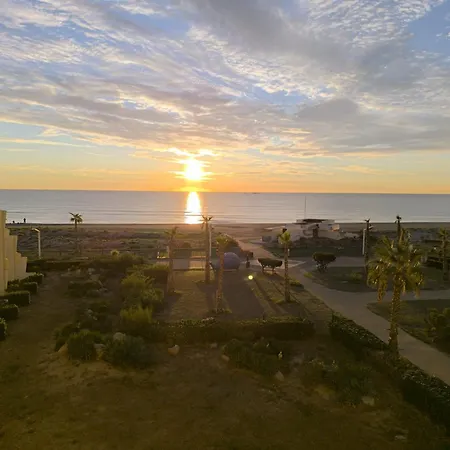Entierement Renove En Bord De Avec Vue Imprenable Et Parking Prive * Le Barcares